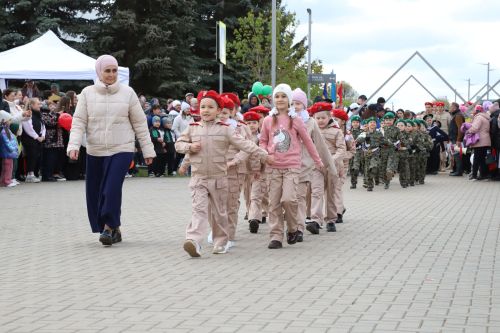 Мөслим урамнары буйлап демонстрантлар колоннасы үтте (+фоторепортаж)