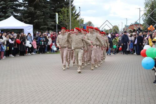 Мөслим урамнары буйлап демонстрантлар колоннасы үтте (+фоторепортаж)