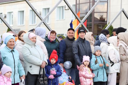 Мөслим урамнары буйлап демонстрантлар колоннасы үтте (+фоторепортаж)