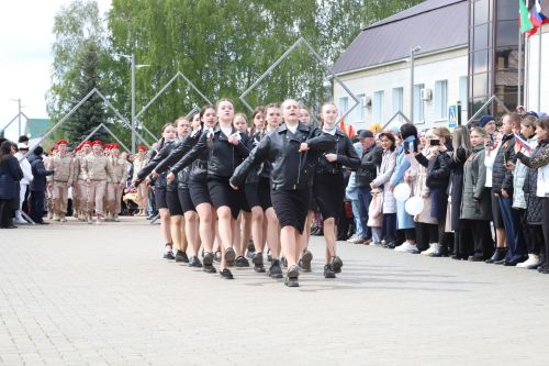Мөслим урамнары буйлап демонстрантлар колоннасы үтте (+фоторепортаж)