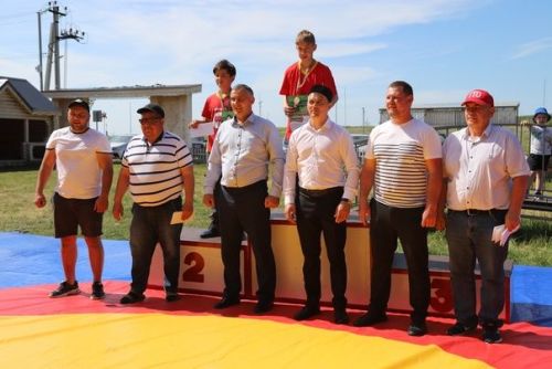 Республикакүләм татар милли көрәш бәйгесе (фоторепортаж)