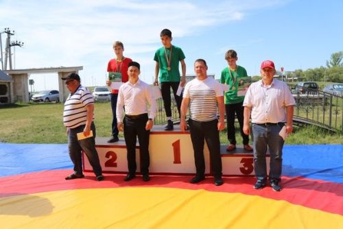 Республикакүләм татар милли көрәш бәйгесе (фоторепортаж)