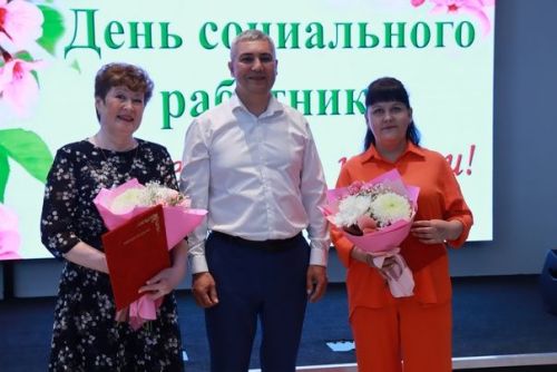 Социаль хезмәткәрләр хөрмәтләнде