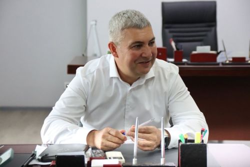 Альберт  Хуҗин гражданнарны кабул итте