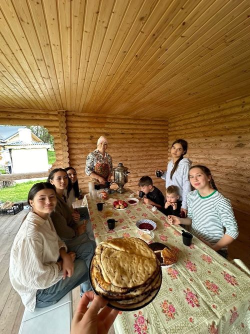 «Куыклар белән чәкләр ясау» һәм «Серле тәбикмәк» дип аталган татар традицияләрендә мичтә коймак пешерү буенча мастер-класслар үткәргән