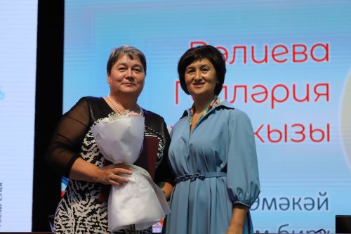 Бүген мәгариф хезмәткәрләренең традицион август киңәшмәсе үтте
