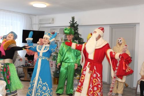 Кичә Мөслим картлар һәм инвалидлар интернат-йортында өлкәннәр һәм инвалидлар өчен «Иске Яңа ел безгә кунакка ашыга!» дигән чара үтте