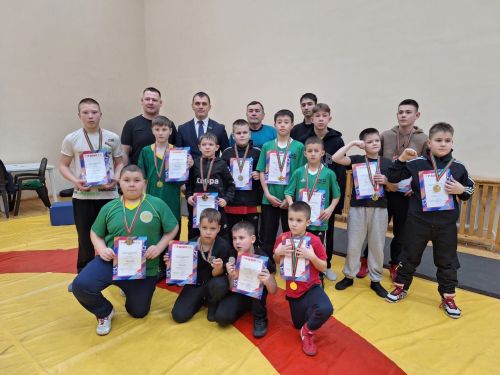 Малайлар һәм яшүсмерләр арасында көрәш буенча район беренчелеге узды