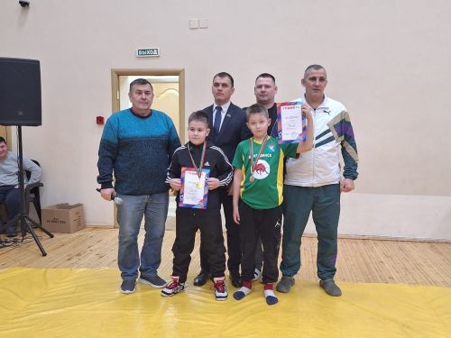 Малайлар һәм яшүсмерләр арасында көрәш буенча район беренчелеге узды