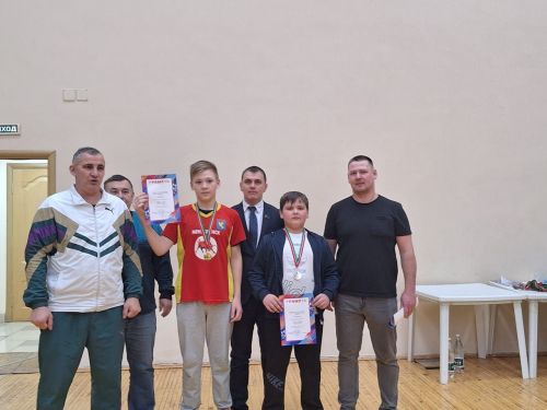 Малайлар һәм яшүсмерләр арасында көрәш буенча район беренчелеге узды
