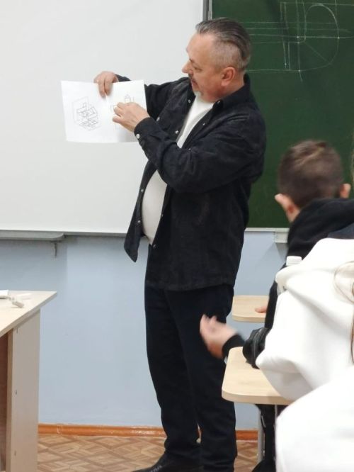 «Минем беренче сызымым» исемле осталык дәресе үтте