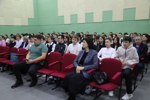 Кичә Мөслим политехник техникумының актлар залында 9-11 сыйныф укучылары һәм студентлар өчен ачык ишекләр көне узды