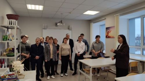 Кичә мәктәптән тыш эшләр үзәгендә мәктәп директорлары өчен гамәли юнәлешле киңәшмә узды