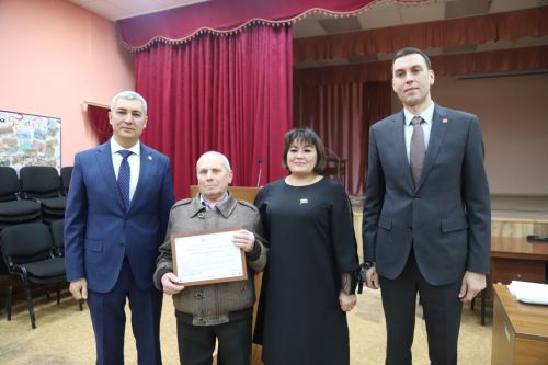 Эшлисе эшләр бар әле