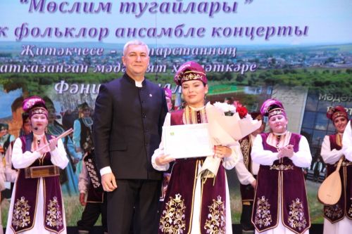 Район мәдәният йортында «Мөслим тугайлары» фольклор ансамбленең концерты узды