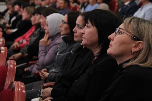 «Гаилә һәм мәктәп: хезмәттәшлек тәҗрибәсе һәм перспективасы» исеме астында җыелыш үтте