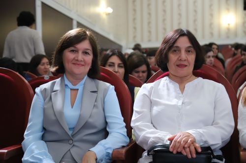 Район мәдәният йортында Мөслим гимназиясе укучыларының әти-әниләр җыелыш үтте