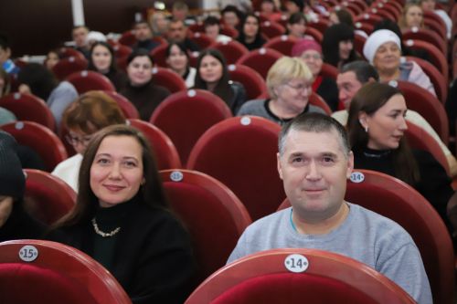 Район мәдәният йортында Мөслим гимназиясе укучыларының әти-әниләр җыелыш үтте