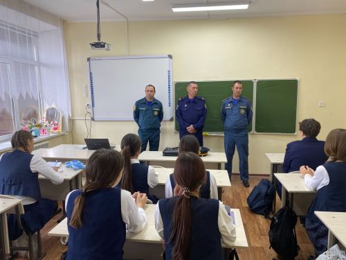 Мөслим лицеенда Көзге бал узды