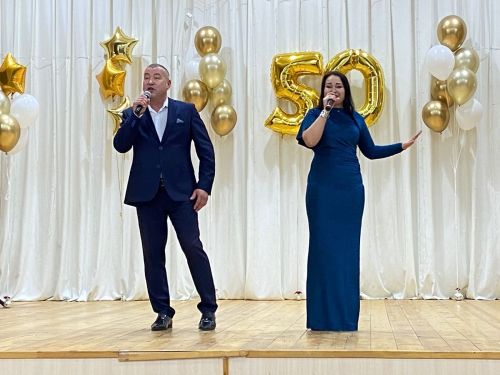 Без мәңгегә җиргә килмәгәнбез,  Безнең гомер – үзе бер вакыт