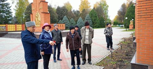 Интернат-йорт тәрбияләнүчеләре Рушат Солтанов белән экскурсиядә
