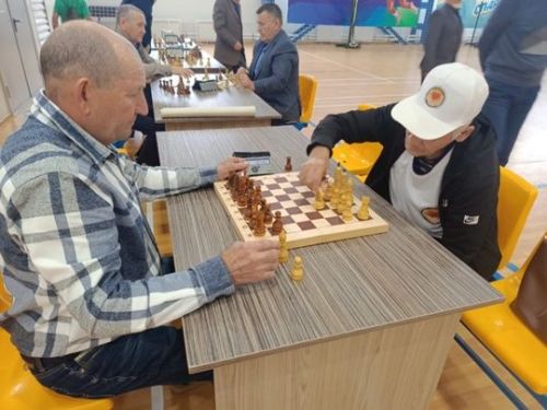 Интернат-йорт тәрбияләнүчеләре Рушат Солтанов белән экскурсиядә