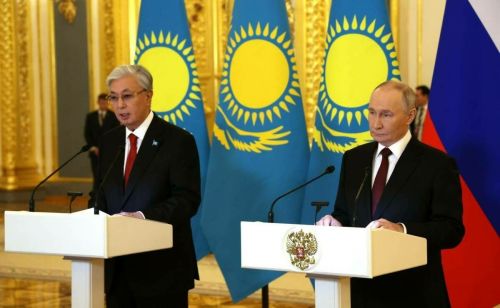 Путин Казахстан делегациясен Казандагы «Киләчәкне формалаштырып» форумына чакырды