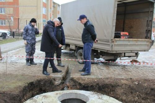Кооператив урамындагы күпфатирлы йортлар ишегалдында ремонт бара