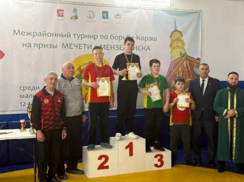 Мөслим лицее укучылары көрәш буенча район-ара беренчелектә призлы урыннар яулады