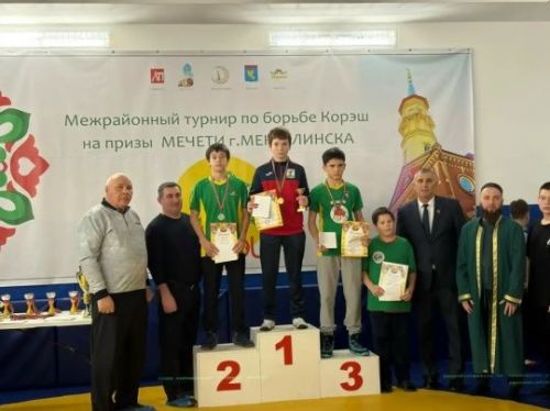 Мөслим лицее укучылары көрәш буенча район-ара беренчелектә призлы урыннар яулады
