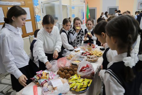 Инвалидлар ункөнлеге алдыннан мәктәпләрдә хәйрия ярминкәләре башланып китте
