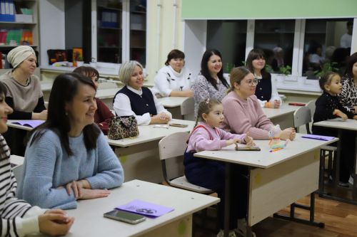 Мөслим лицее Әниләр көнен үзенчәлекле итеп үткәрде