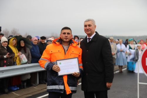 Дүрт ай дәвам иткән ремонттан соң тантаналы төстә күпер ачылды