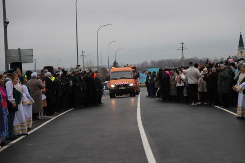 Дүрт ай дәвам иткән ремонттан соң тантаналы төстә күпер ачылды