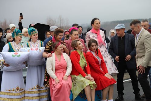 Дүрт ай дәвам иткән ремонттан соң тантаналы төстә күпер ачылды