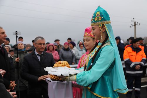 Дүрт ай дәвам иткән ремонттан соң тантаналы төстә күпер ачылды