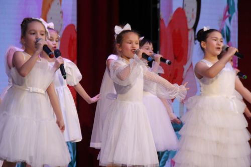 Әниләр көне уңаеннан бәйрәм концерты