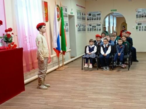 Батырлык дәресе: Мәктәп музее Ватан Геройлары көненә багышланган патриотик чара үткәрде