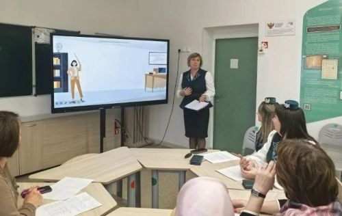 Кичә Г.Тукай ис.Мөслим урта гомуми белем бирү мәктәбендә район татар теле укытучылары семинары узды