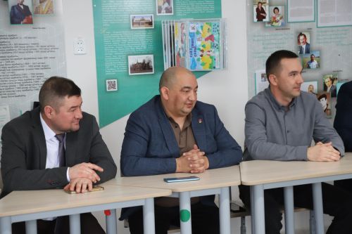 «Алдынгылар хәрәкәте»нең Мөслим бүлекчәсендә Тимур Сөләйманов катнашында тәрбия мәсьәләләренә багышланган әңгәмә