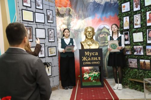 «Алдынгылар хәрәкәте»нең Мөслим бүлекчәсендә Тимур Сөләйманов катнашында тәрбия мәсьәләләренә багышланган әңгәмә