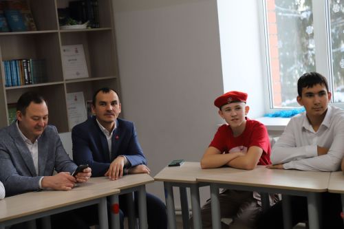 «Алдынгылар хәрәкәте»нең Мөслим бүлекчәсендә Тимур Сөләйманов катнашында тәрбия мәсьәләләренә багышланган әңгәмә