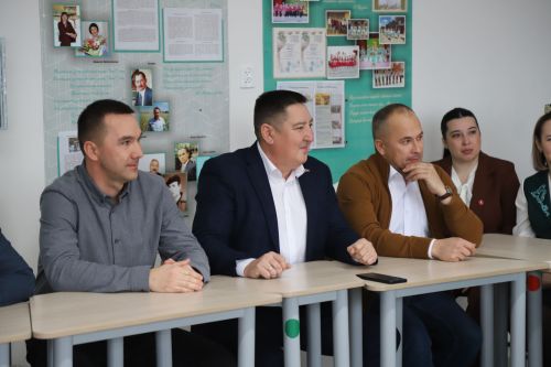 «Алдынгылар хәрәкәте»нең Мөслим бүлекчәсендә Тимур Сөләйманов катнашында тәрбия мәсьәләләренә багышланган әңгәмә