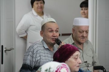 Мөслим картлар һәм инвалидлар интернат-йорты Яңа елны каршылый