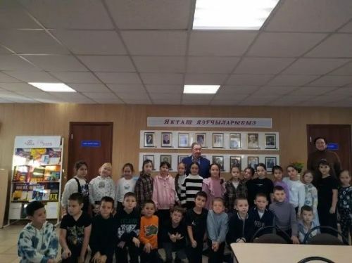 Мөслим лицее укучылары китапханәдә экскурсиядә булдылар