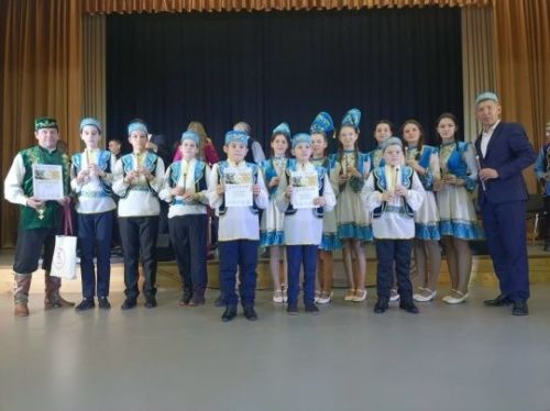 Кичә Алабуга шәhәрендә республикакүләм «И звучит курай в душе народа» дип исемләнгән курайчылар фестивале узды