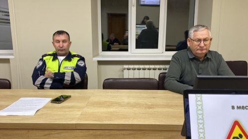 Район хакимияте бинасында видеоконференция режимында юл хәрәкәте иминлеге комиссиясенең чираттагы утырышы үтте