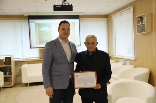 Район үзәк китапханәсендә Рәйхан Әлмөхәммәтовның “Язлар килә” исемле китабын тәкъдир итү кичәсе узды