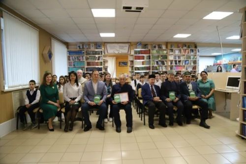 Район үзәк китапханәсендә Рәйхан Әлмөхәммәтовның “Язлар килә” исемле китабын тәкъдир итү кичәсе узды
