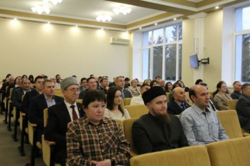 Район хакимиятенең актлар залында чираттагы киңәйтелгән киңәшмә узды